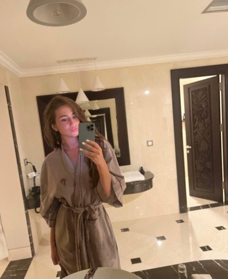 Beşiktaş Çevresinde 5 Yıldızlı Otel Servisi Escort Valeria
